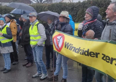 Gegen Windkraftanlagen auf dem Hochbühl: 140 Bürgerinnen und Bürger setzen ein starkes Zeichen 2 MWUeB 2026 01 29 002 2560px